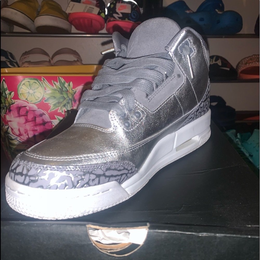 Grade school girls Jordan’s retro 3s